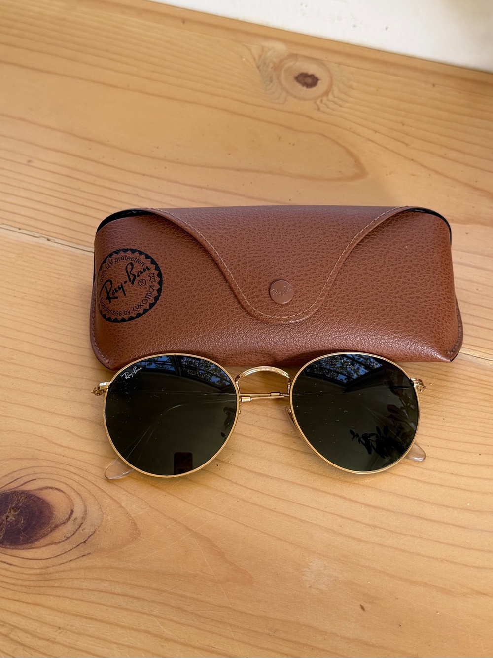 Ray-Ban Gold Frame Sunglasses with Dark Green Lenses
